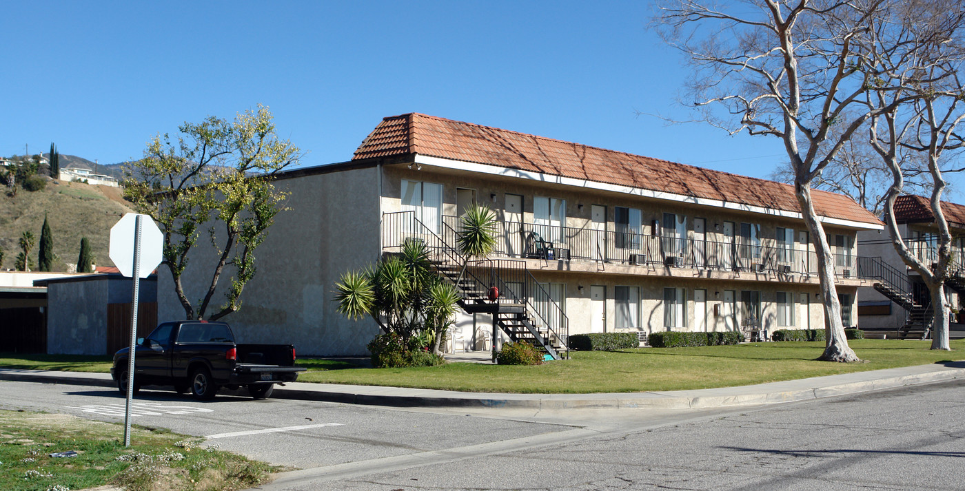 502 W 36th St in San Bernardino, CA - Building Photo