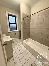 6901 S Paxton Ave in Chicago, IL - Foto de edificio - Building Photo