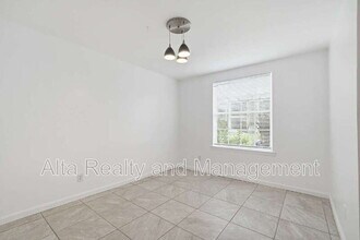 4329 Plaza Gate Ln S in Jacksonville, FL - Building Photo - Building Photo