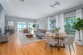 4302 Spencer St in Houston, TX - Building Photo - Building Photo