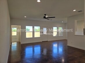 129 Windmill Wy in Robinson, TX - Building Photo - Building Photo