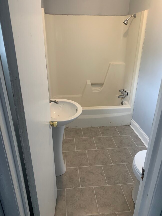 property at 3416 Alemeda Ave SW