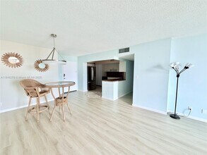 1600 S Ocean Dr in Hollywood, FL - Building Photo - Building Photo