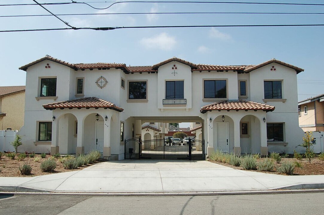 425 W Duarte Rd in Monrovia, CA - Building Photo