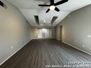 9302 Greens Point in San Antonio, TX - Building Photo - Building Photo