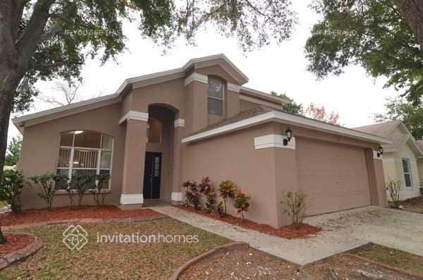 1605 Elk Spring Dr in Brandon, FL - Foto de edificio - Building Photo