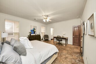 825 Rosine St in Houston, TX - Building Photo - Building Photo