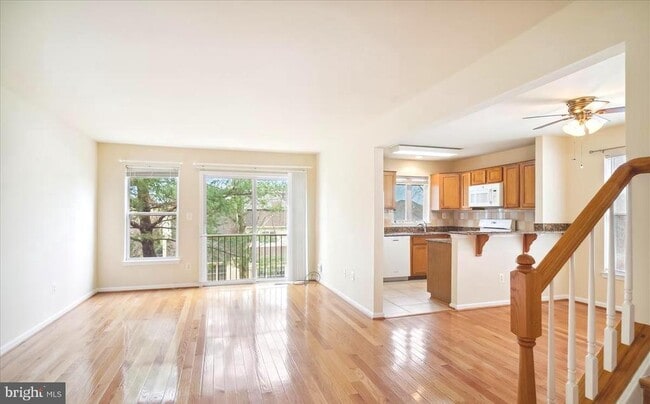 property at 22006 Stone Pier Ln