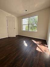 10022 Vanderbilt Cir in Rockville, MD - Building Photo - Building Photo