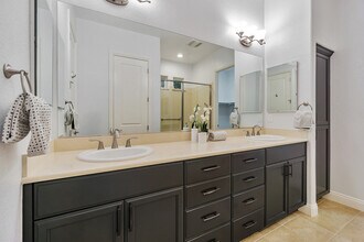 1631 Chianti Ln in Brentwood, CA - Building Photo - Building Photo