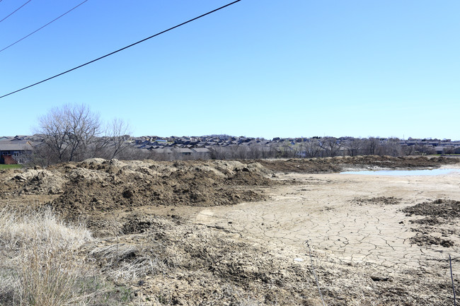 Creek's Edge Apartments in Omaha, NE - Building Photo - Building Photo