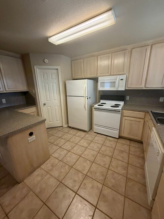property at 1437 Western Oaks Ct