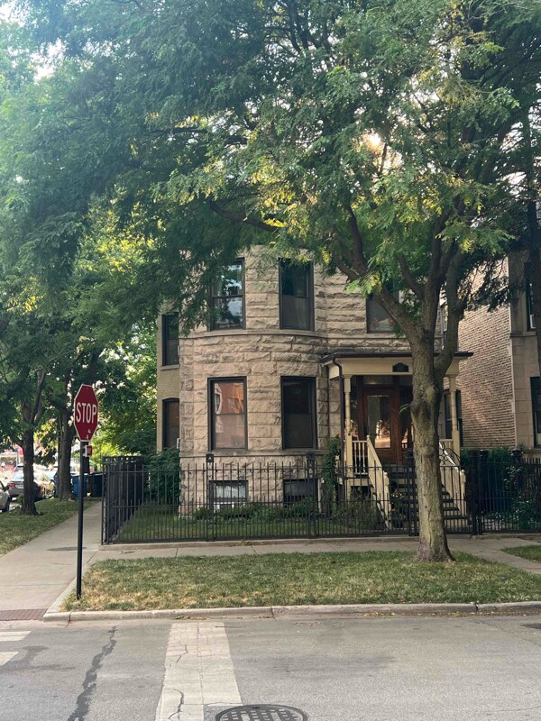 property at 4400 N Greenview Ave