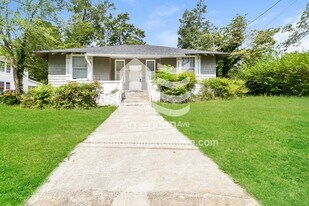 204 S Adair St in Clinton, SC - Building Photo