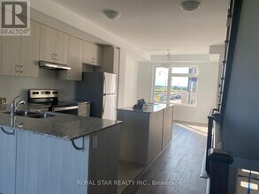 138 Keppel Cir in Brampton, ON - Building Photo - Building Photo