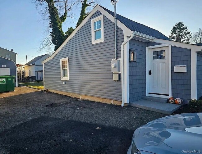 9 Tillie St in Bay Shore, NY - Building Photo - Building Photo