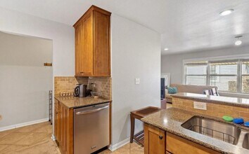2818 S Winston Ave in Tulsa, OK - Building Photo - Building Photo