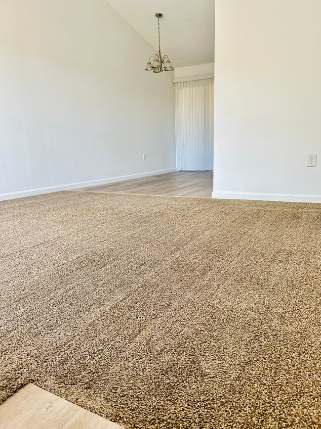 461 W Holmes Ave, Unit 347 in Mesa, AZ - Building Photo - Building Photo