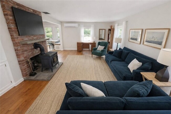 400 3rd Beach Rd in Middletown, RI - Building Photo - Building Photo