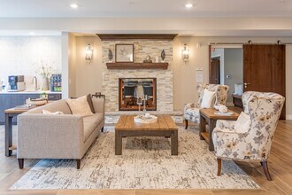 The Heights of Mendota - 55+ in Mendota Heights, MN - Foto de edificio - Building Photo