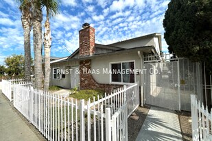840 Walnut Ave in Long Beach, CA - Building Photo