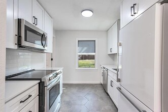 2837 S Hills Ave in Fort Worth, TX - Building Photo - Building Photo
