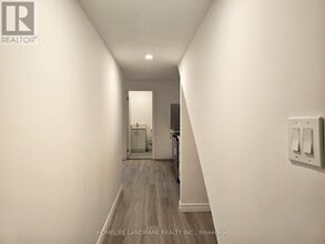 9 Frisinger Ln in Markham, ON - Building Photo - Building Photo