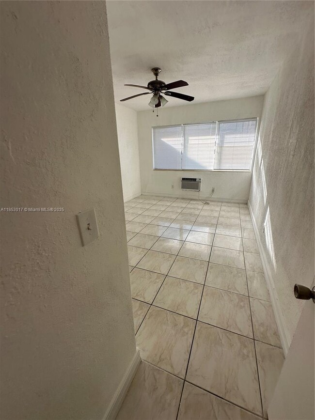350 75th St in Miami Beach, FL - Building Photo - Building Photo
