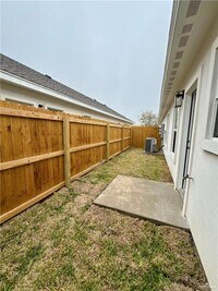 449 E Acacia Ave in Alamo, TX - Building Photo - Building Photo