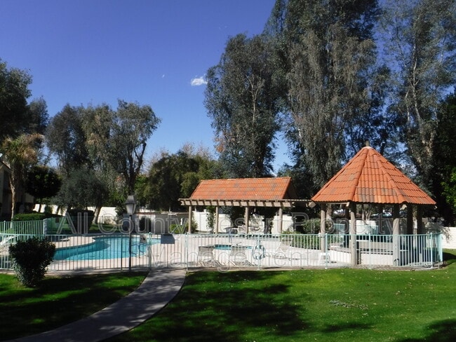 45346 Driftwood Dr in Palm Desert, CA - Building Photo - Building Photo