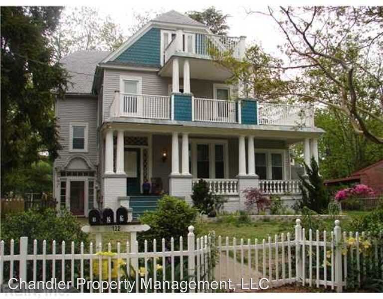 132 Orleans Cir-Unit -#3 in Norfolk, VA - Building Photo