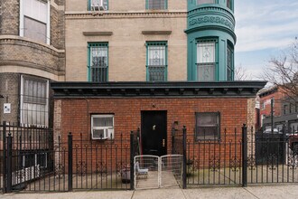 331 13th St in Brooklyn, NY - Building Photo - Building Photo