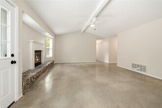 2146 Loren Cir in Fayetteville, AR - Building Photo - Building Photo