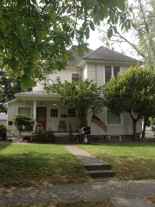 302 1st Ave in Lewiston, ID - Foto de edificio