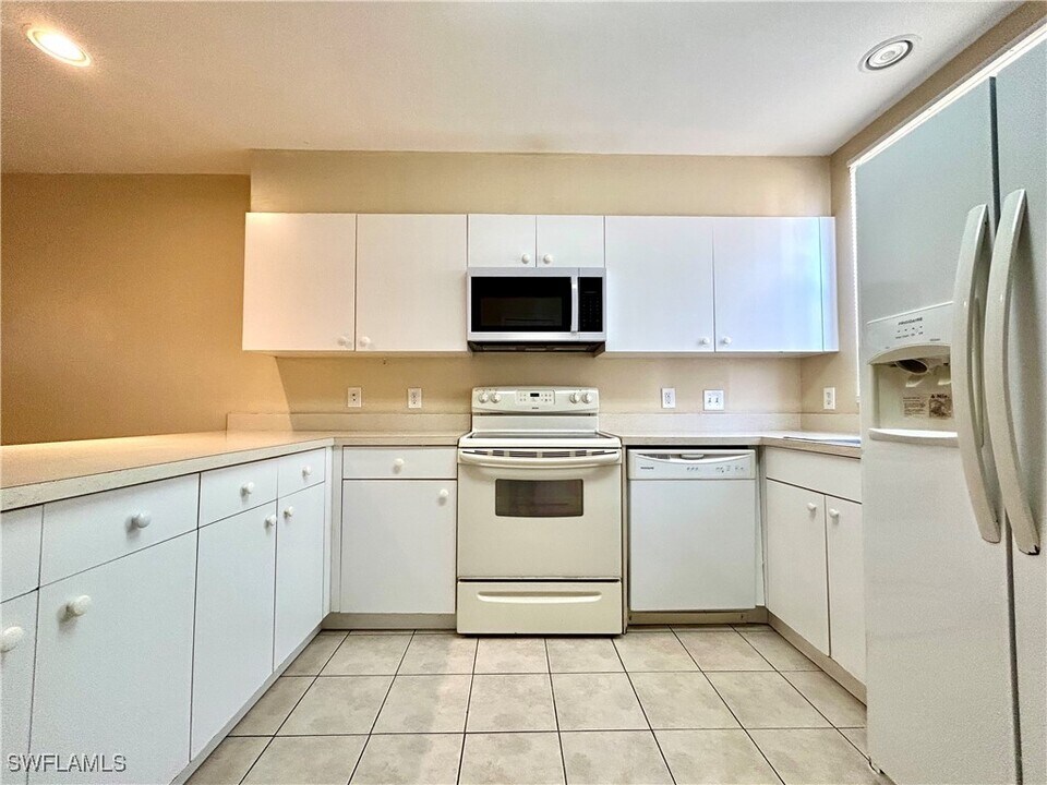 4903 York St in Cape Coral, FL - Building Photo