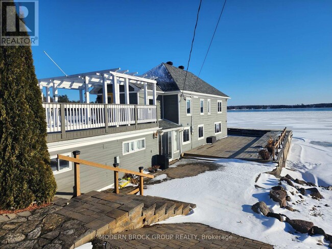 303 Lily Bay Dr S in Brockville, ON - Building Photo - Building Photo