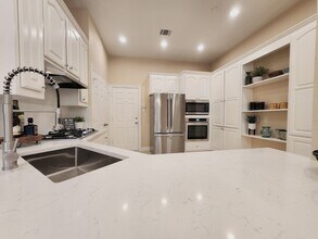 4121 Juliard Dr in Addison, TX - Building Photo - Building Photo