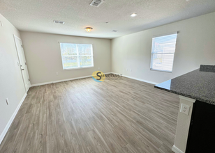 6450 Sweetbay Ln in Jacksonville, FL - Building Photo - Building Photo