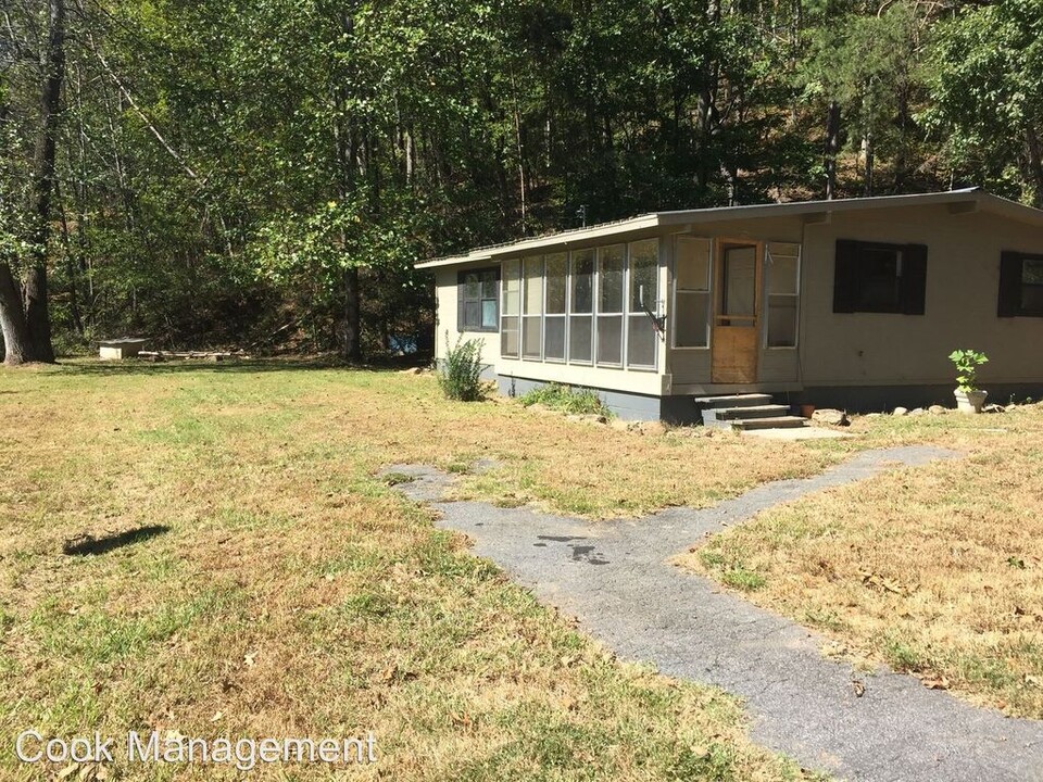 6705 Claude Parks Rd in Murrayville, GA - Building Photo