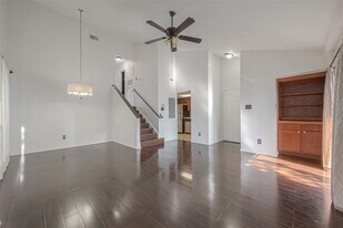 3758 Tanglewilde St in Houston, TX - Building Photo