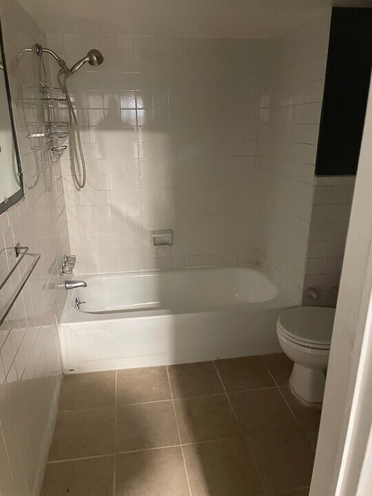 965 E 96th St, Unit Basement in Brooklyn, NY - Building Photo