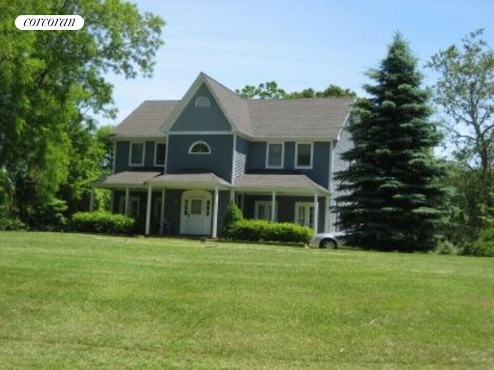 4 Peppermill Ln in Shelter Island, NY - Foto de edificio