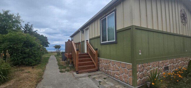 200 Cypress Cir in Port Angeles, WA - Foto de edificio - Building Photo