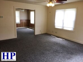 1223 3rd St in Charleston, IL - Building Photo - Building Photo