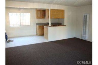 6105 Alamo Ave in Maywood, CA - Building Photo - Building Photo