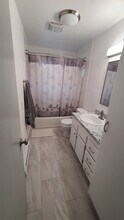 2404 N Hamilton St, Unit Unit 2 - Lower in Spokane, WA - Building Photo - Building Photo