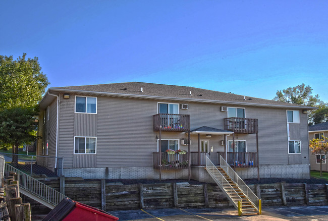 Aossey Place (Video) SW in Cedar Rapids, IA - Foto de edificio - Building Photo