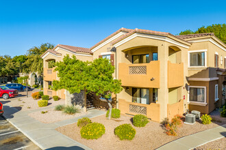 Versante Apartment Homes in Avondale, AZ - Foto de edificio - Building Photo