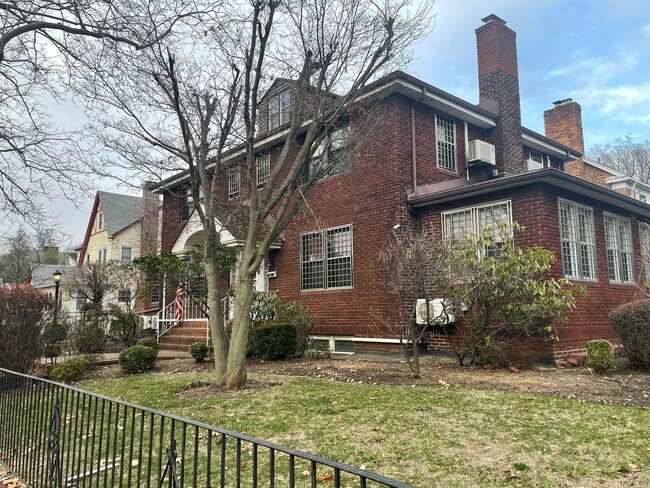 47-51-51 161st St in Queens, NY - Building Photo - Building Photo