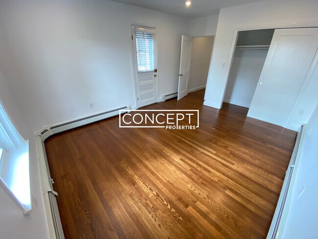 310 Tappan St, Unit 4 in Brookline, MA - Foto de edificio - Building Photo